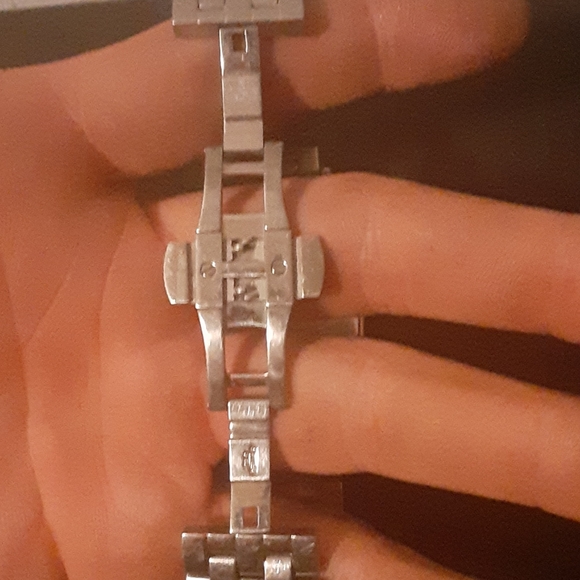 ARMANI Watch - Picture 2 of 3